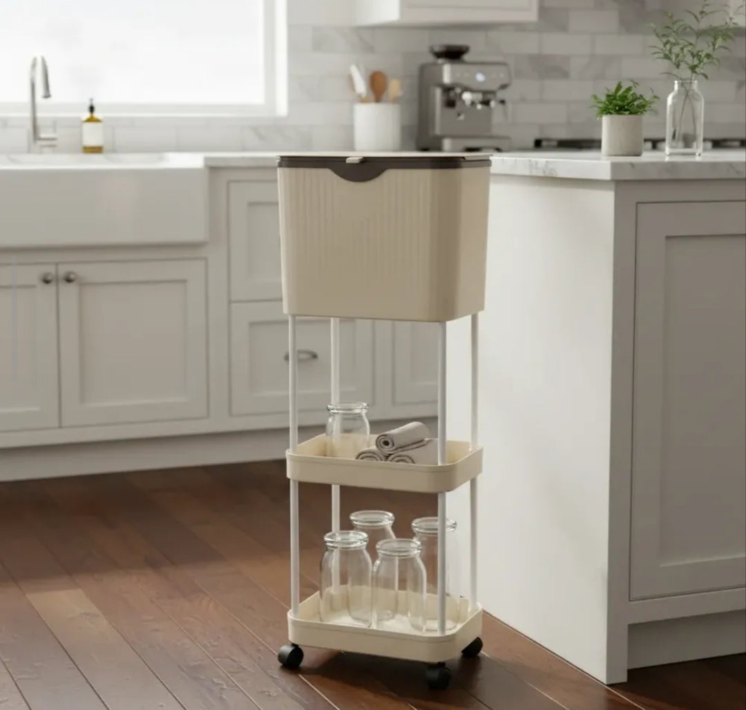 Aprovecha ese espacio muerto de tu cocina y mantén la basura fuera de la vista